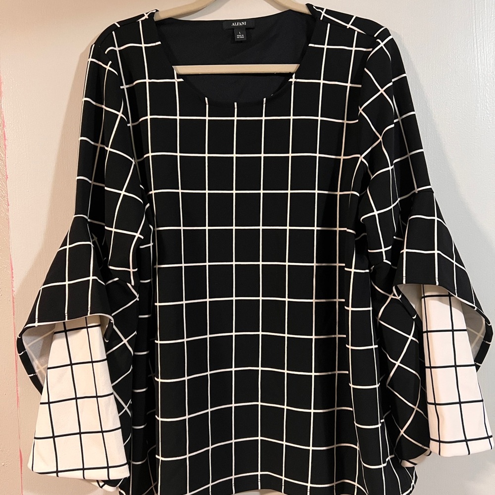 Alfani Black and White Grid Pattern Bell Sleeve Women's Top